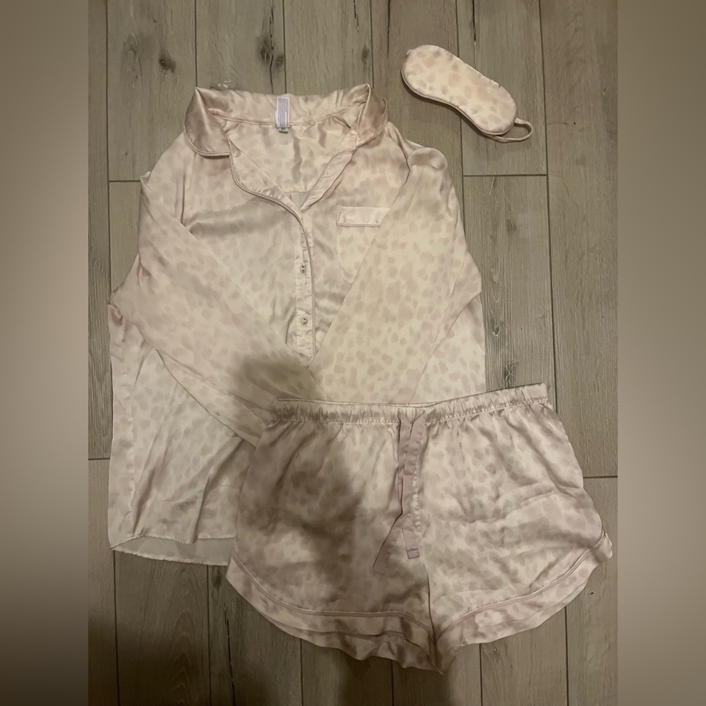 Women's pink Leopard Print silk Pajama Set